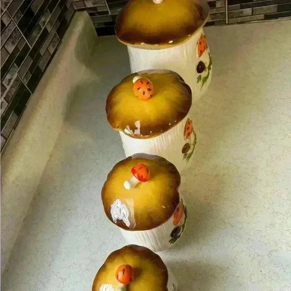1976 Mushroom Sears Roebuck Vintage Ceramic 8 piece set Containers with Lids - Picture 6 of 9
